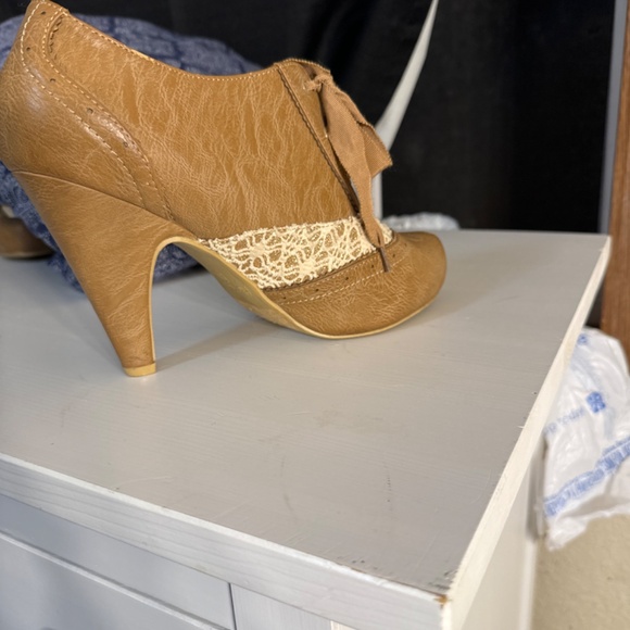 Laced heal - Picture 4 of 5